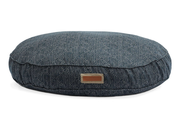 Round Pet Bed in Midnight Malamute.